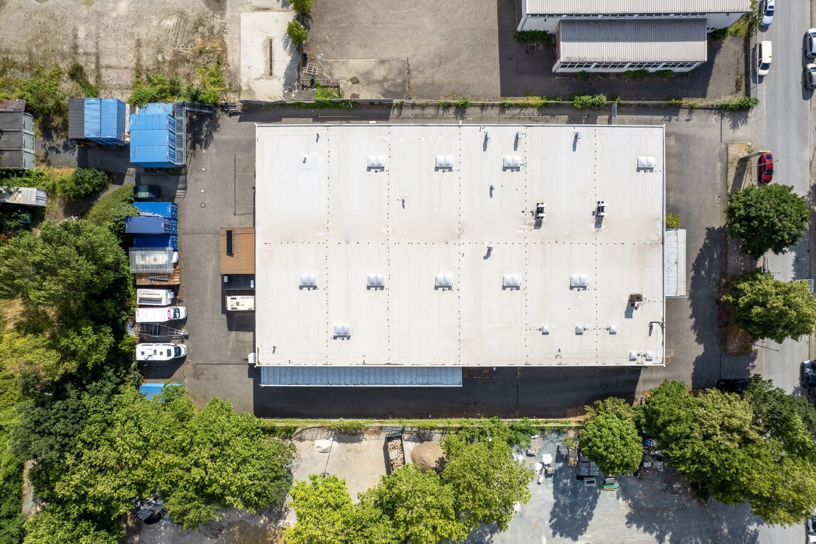 Produktionsgebäude mit Büro- und Lagerfläche
