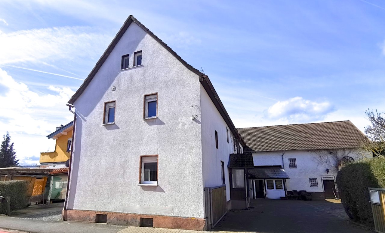 Vorderansicht Wohnhaus Vorderansicht Wohnhaus