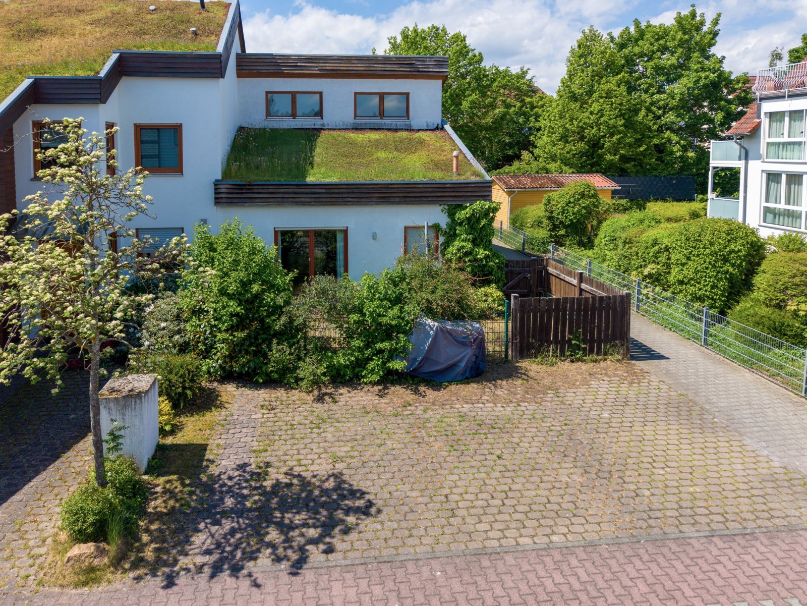 Modernes + Altersgerechtes Wohnen mit Garten + 3 PKW Stellplätze 