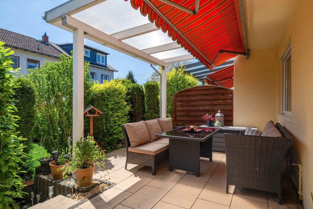 EG-Teilüberdachte Terrasse