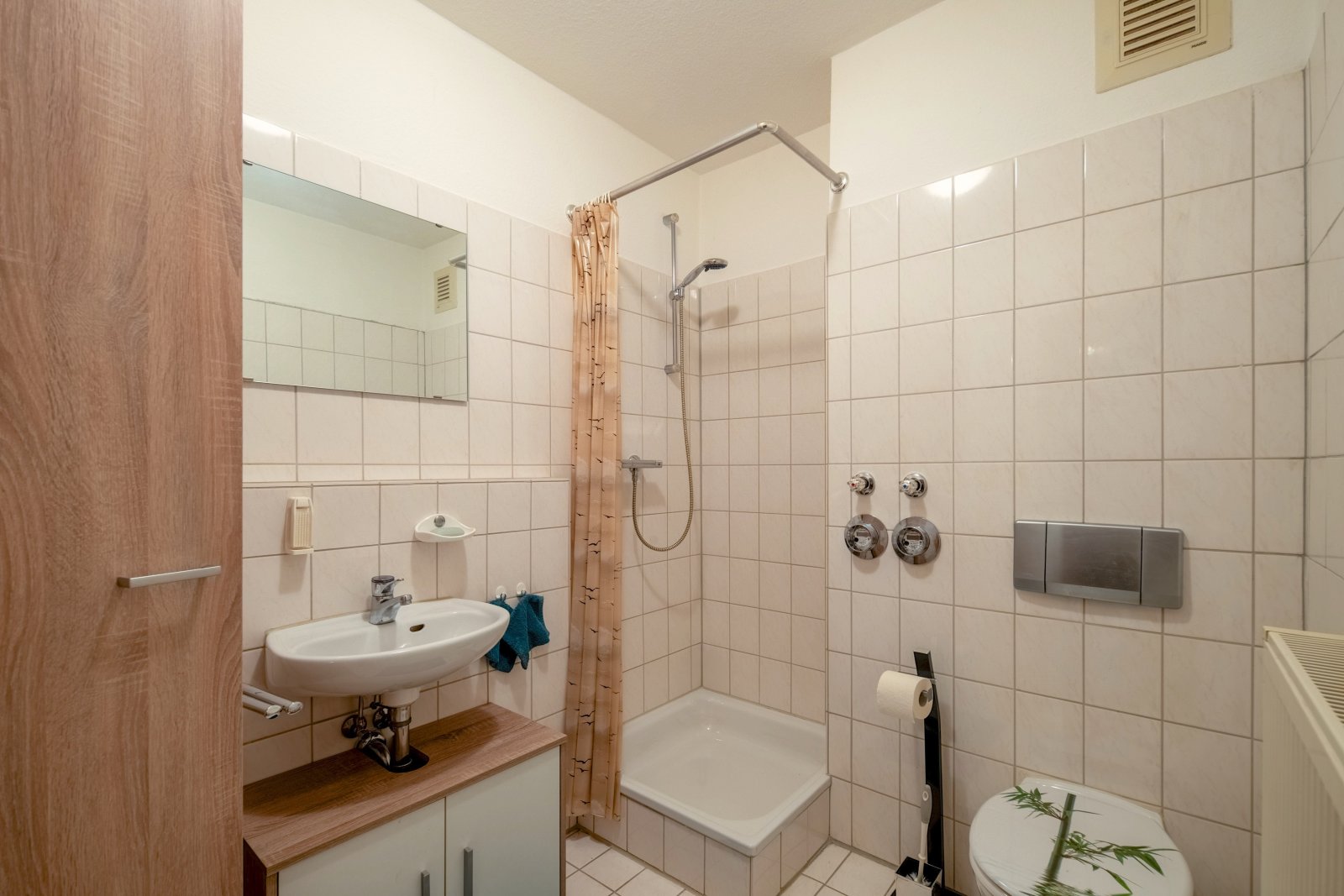 Duschbad mit WC Duschbad mit WC