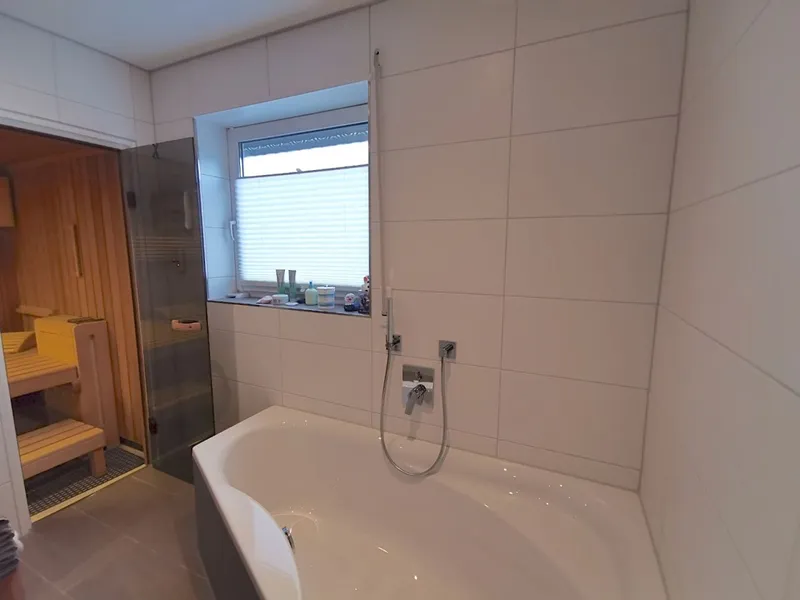 EG_Bad mit Eckbadewanne, Wunderschöner Bungalow auf der Vogelstang