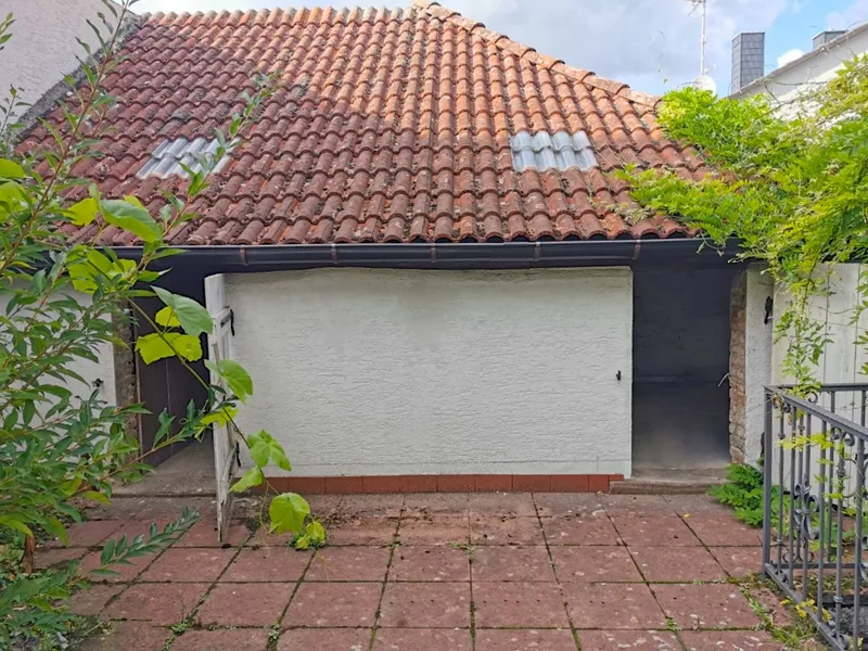 Stauraum über der Garage, *Einfamilienhaus mit Garten und Garage zum Selbstgestalten*