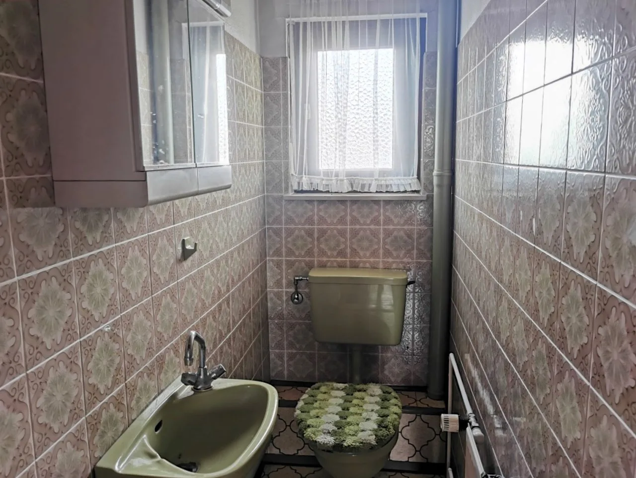 Obergeschoss_WC, *Einfamilienhaus mit Garten und Garage zum Selbstgestalten*