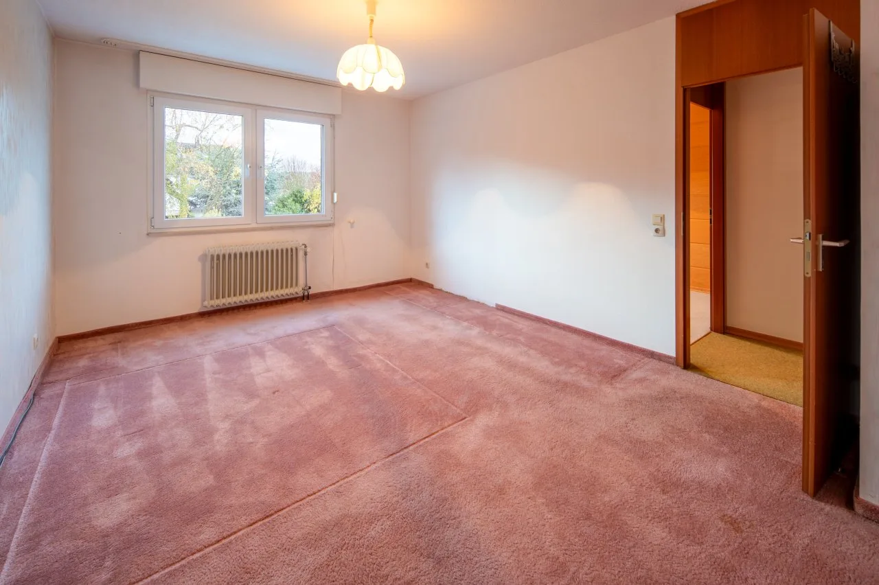 OG_Schlafzimmer 2, *Grosszügiges Reihenmittelhaus mit Garten in ruhiger Lage*