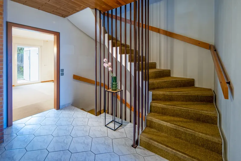 EG_Diele, *Grosszügiges Reihenmittelhaus mit Garten in ruhiger Lage*