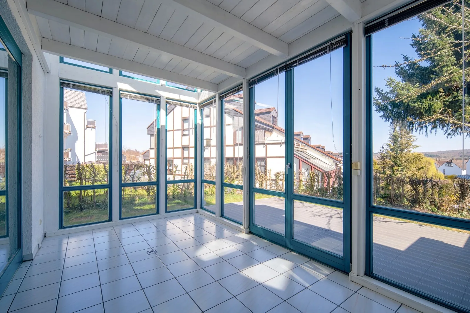 EG_Wintergarten, 3-Zimmer / Wie im eigenem Haus *IDEAL FÜR PAARE + SINGLES*
