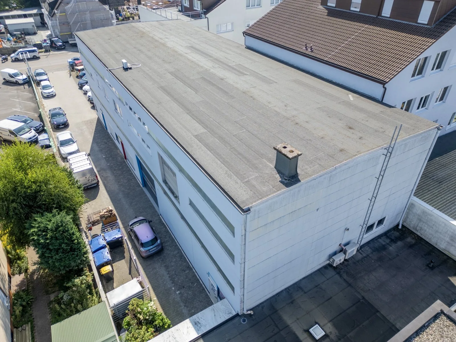 Rückansicht, TOP! Produktion/Lager/Büro + Stellplätze