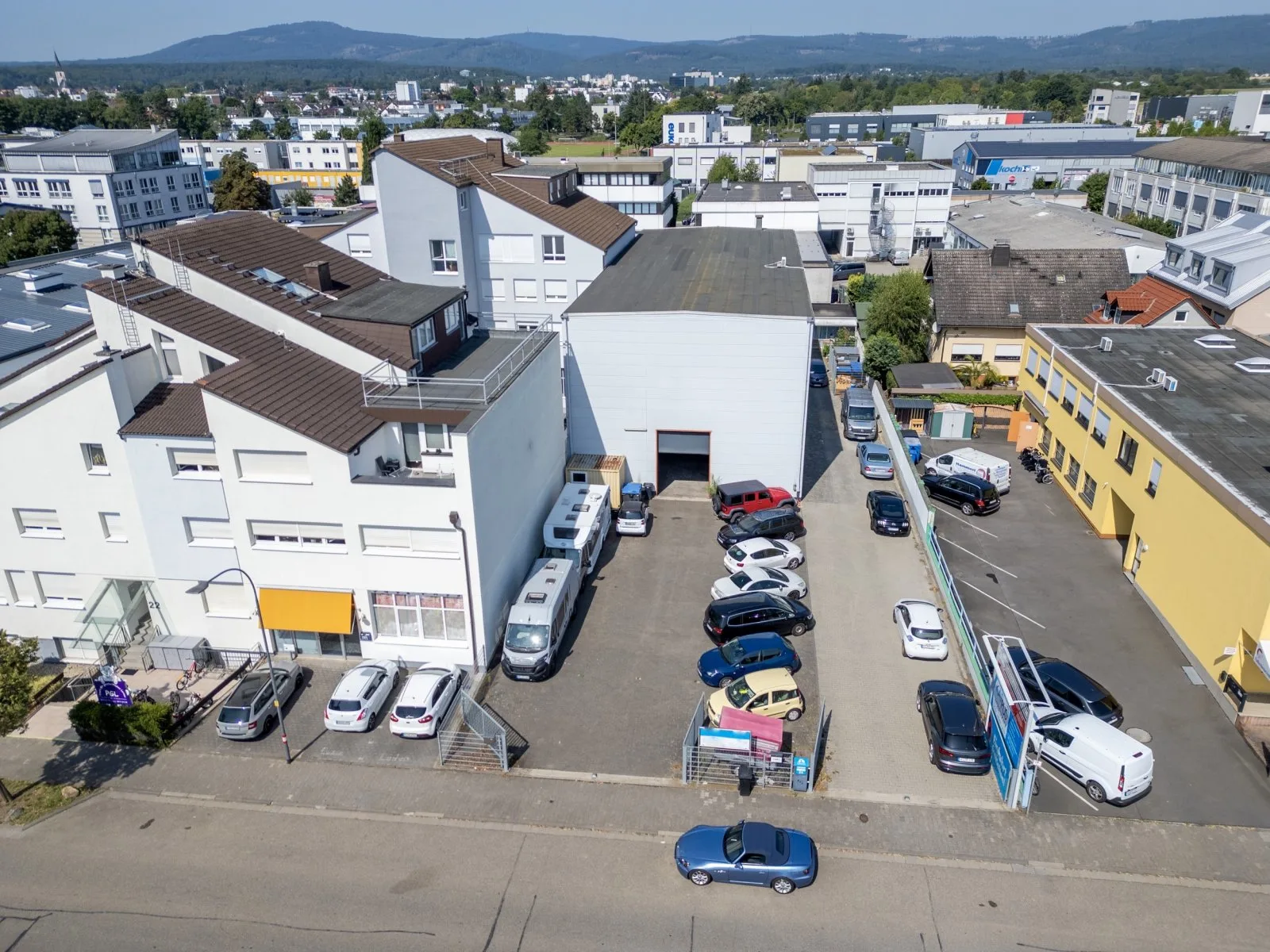 Ansicht Strasse, TOP! Produktion/Lager/Büro + Stellplätze