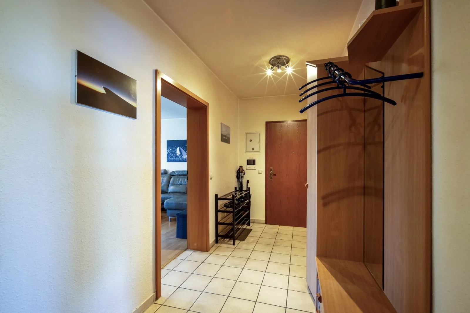 Flur, 3-Zimmerwohnung*Loggia*Carport*2Bäder*EBK