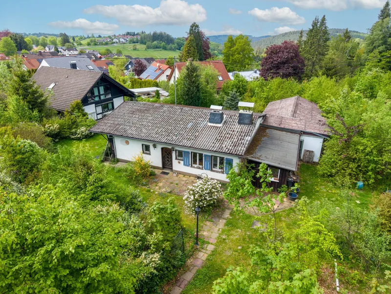 Altbestand Vorderansicht / Abriss, Grundstück mit Abriss in Oberreifenberg!