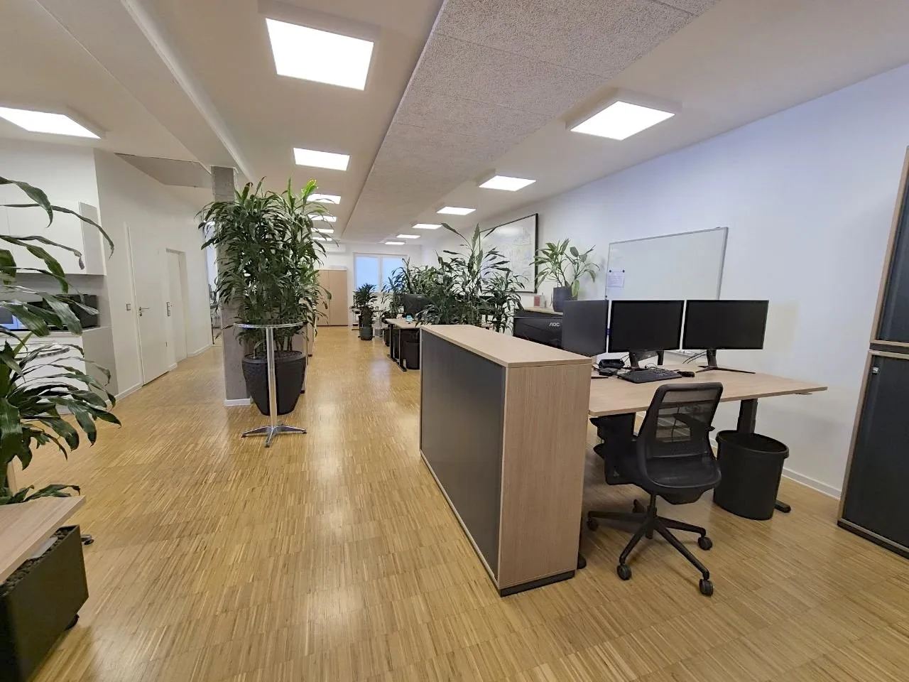 Bürofäche vieseitig unterteilbar, Saniertes Büro- und Lagerhaus in Bommersheim