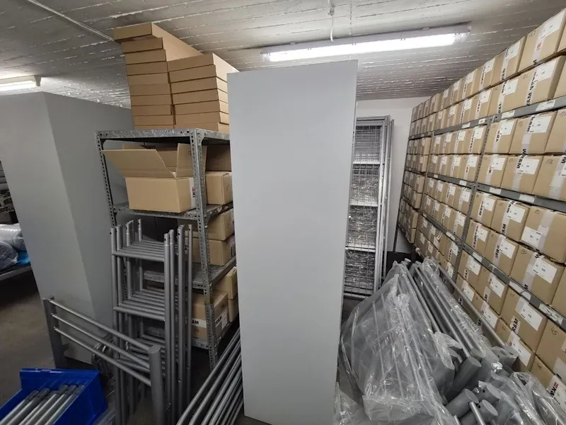 KG_Lager, Büro-und Lagerflächen topsaniert